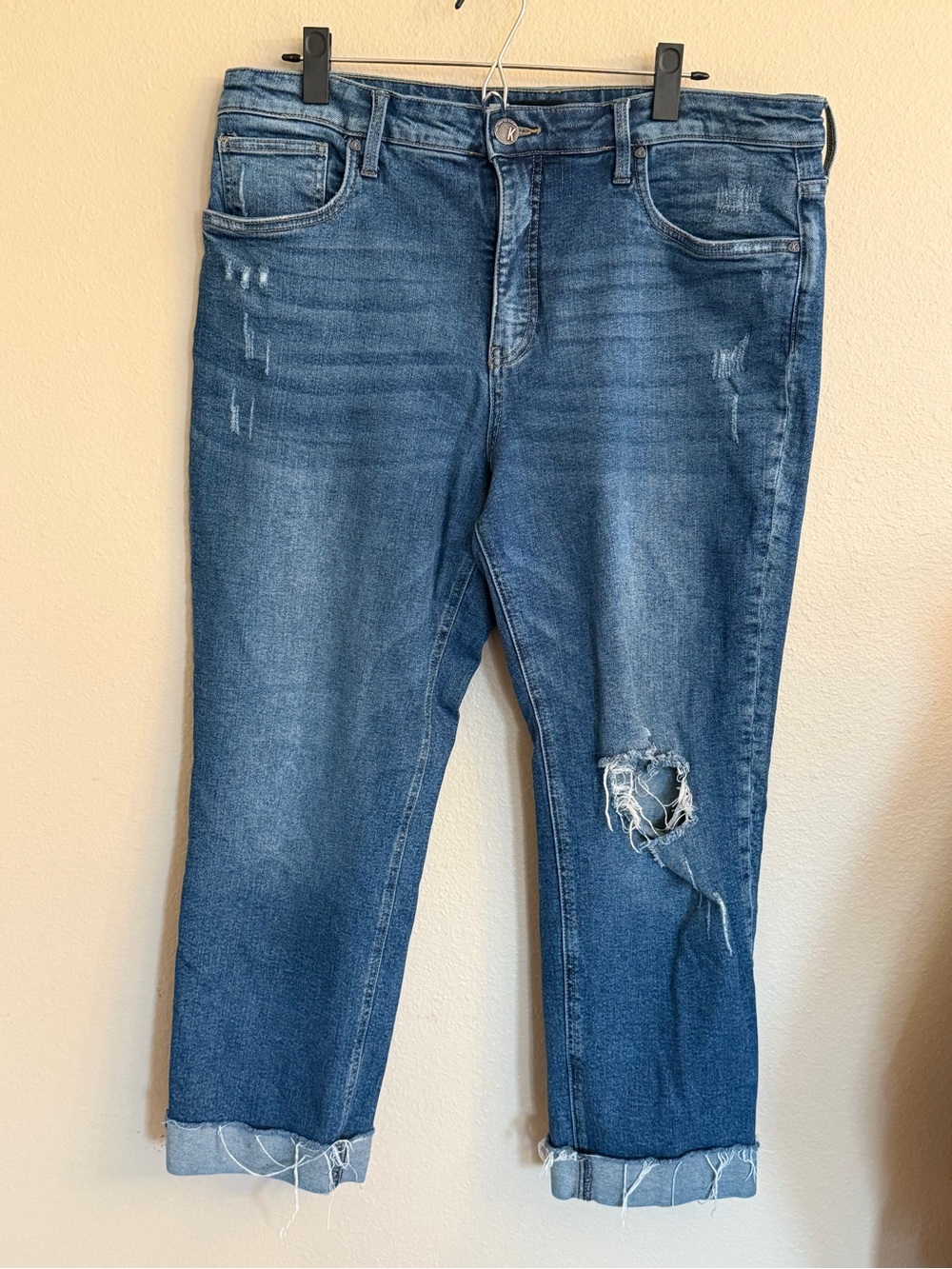 Kut from the Kloth Medium Blue Distressed Cropped Jeans